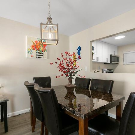 2 Bedroom 2 Bath With Patio On 11Th Collins Ave Miami Beach Exterior photo