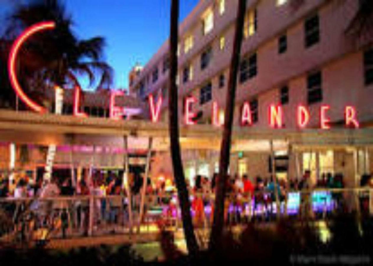 2 Bedroom 2 Bath With Patio On 11Th Collins Ave Miami Beach Exterior photo