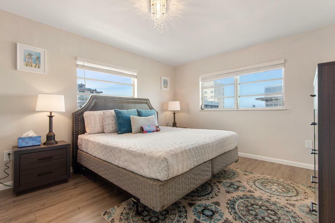 2 Bedroom 2 Bath With Patio On 11Th Collins Ave Miami Beach Exterior photo