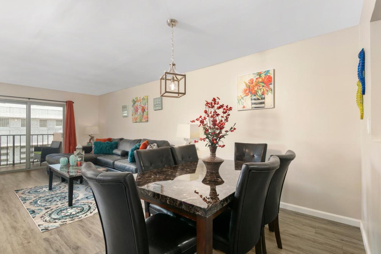 2 Bedroom 2 Bath With Patio On 11Th Collins Ave Miami Beach Exterior photo